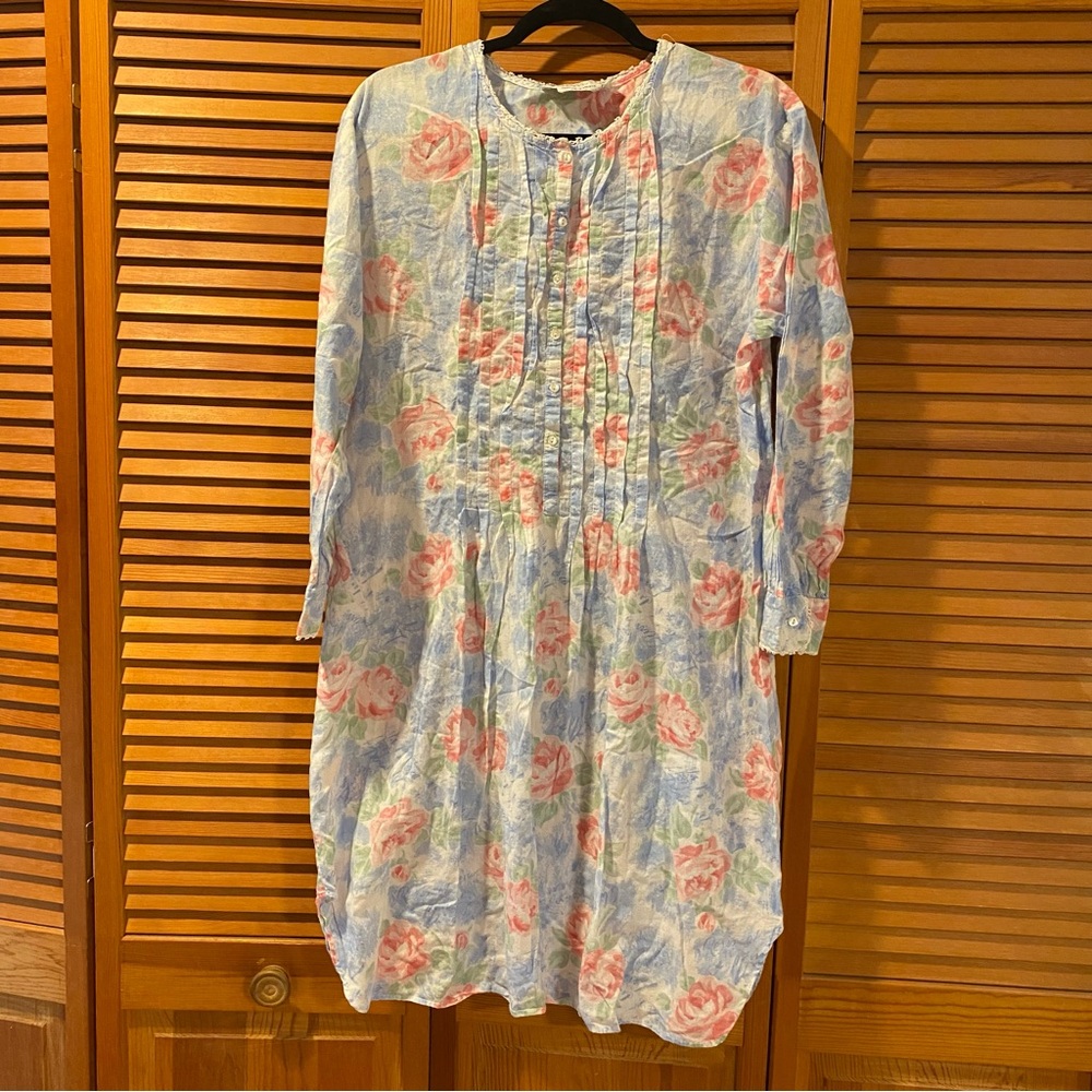 Vintage Eileen West Nightgown 1994- Women’s Size Medium- Saks Fifth Avenue